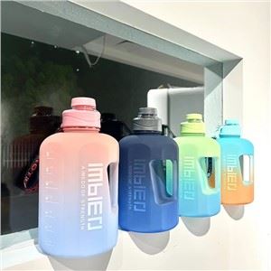 Botella de agua plástica 2L Botella de agua deportiva